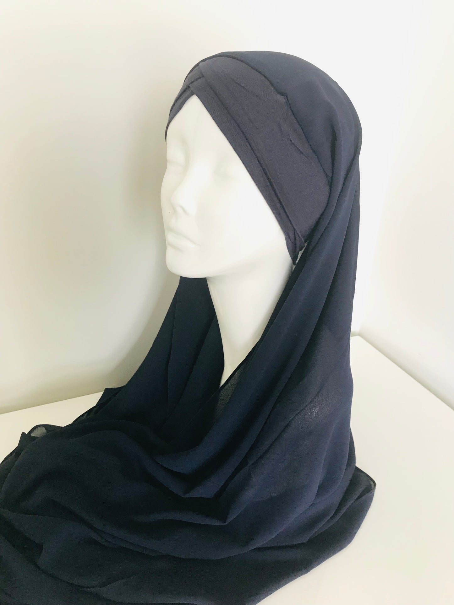 Hijab bonnet croisé et châle mousseline