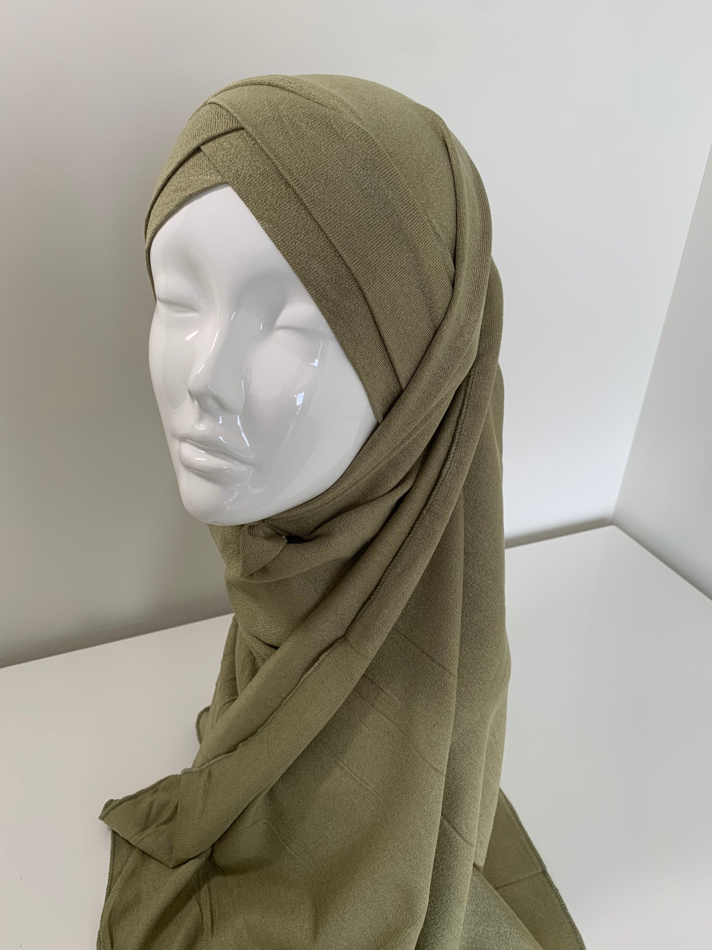 Hijab croisé tout en maille