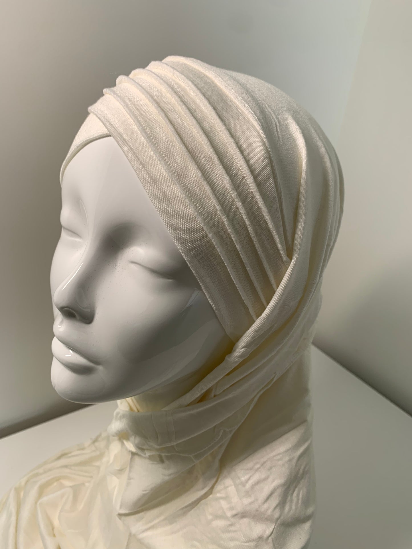 Hijab bonnet croisé rayé en viscose