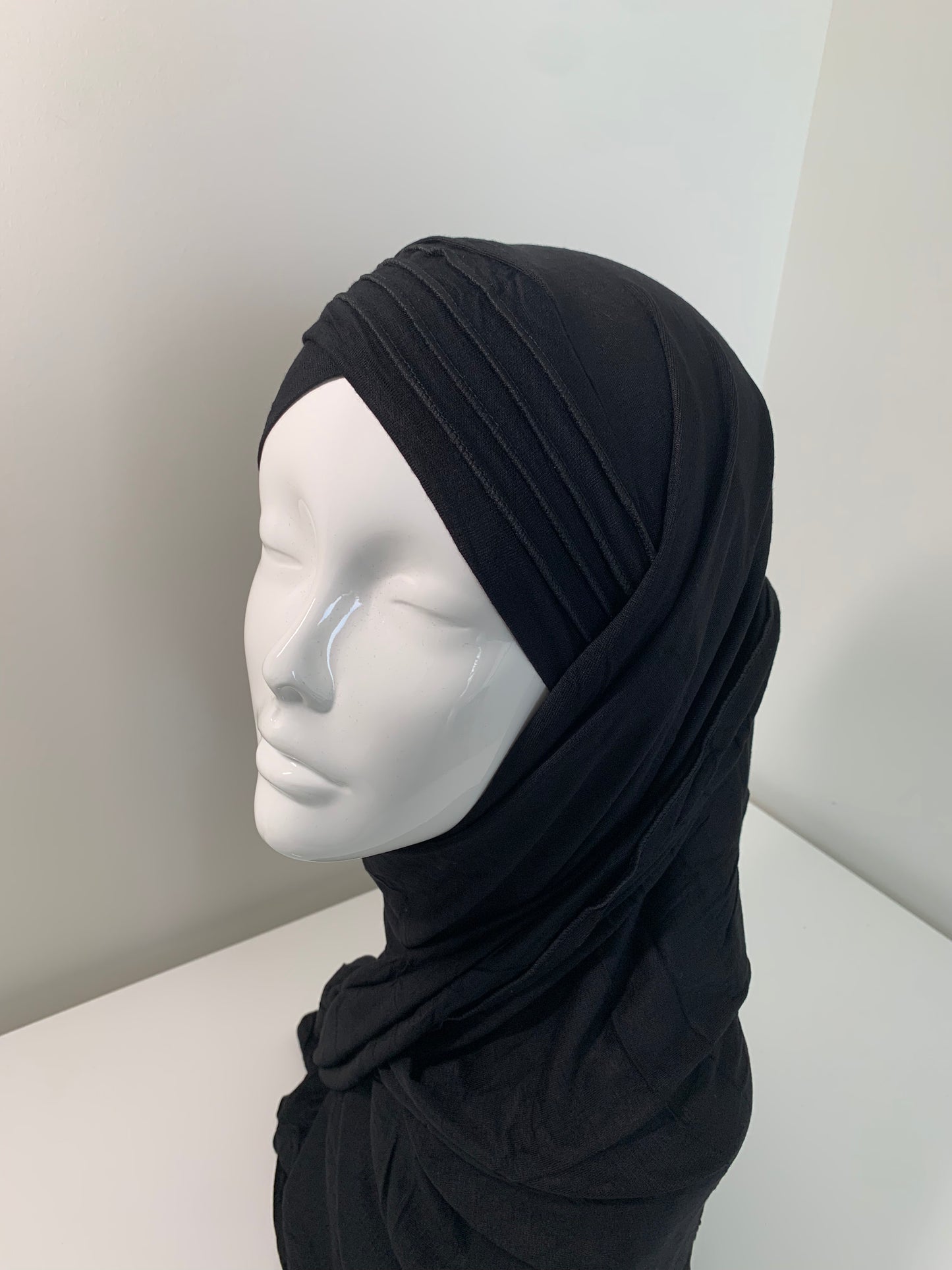 Hijab bonnet croisé rayé en viscose